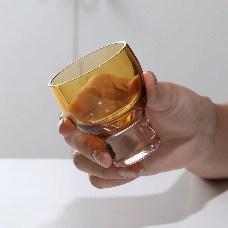 琥珀色の昔/中世の日本製ガラスの酒器、香炉付き香カップ、白ワインカップ、木製の石造りの小さなワインカップ