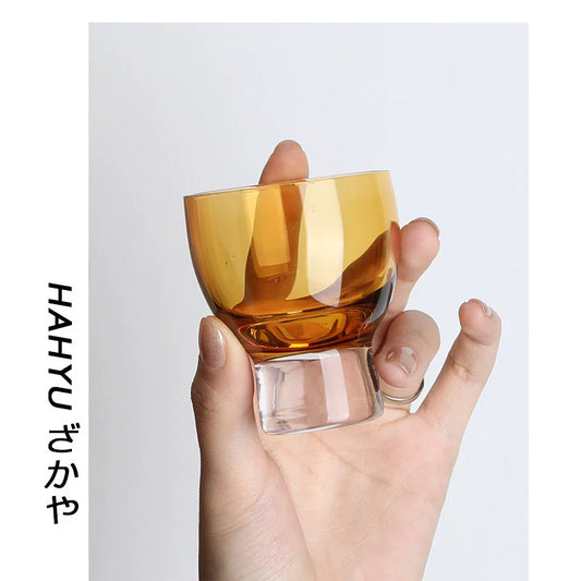 琥珀色の昔/中世の日本製ガラスの酒器、香炉付き香カップ、白ワインカップ、木製の石造りの小さなワインカップ