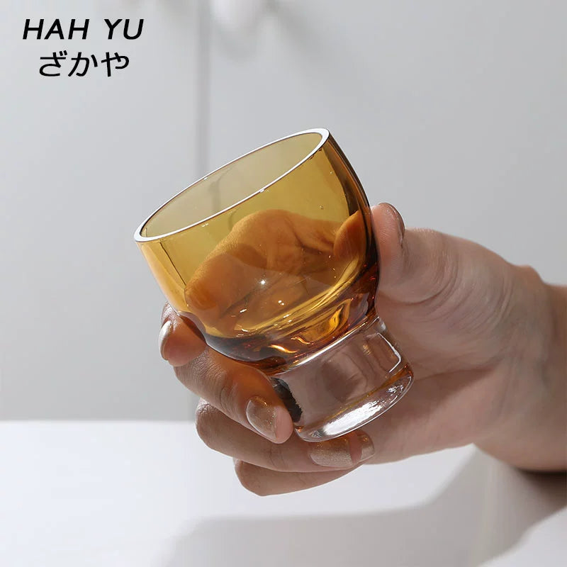 琥珀色の昔/中世の日本製ガラスの酒器、香炉付き香カップ、白ワインカップ、木製の石造りの小さなワインカップ